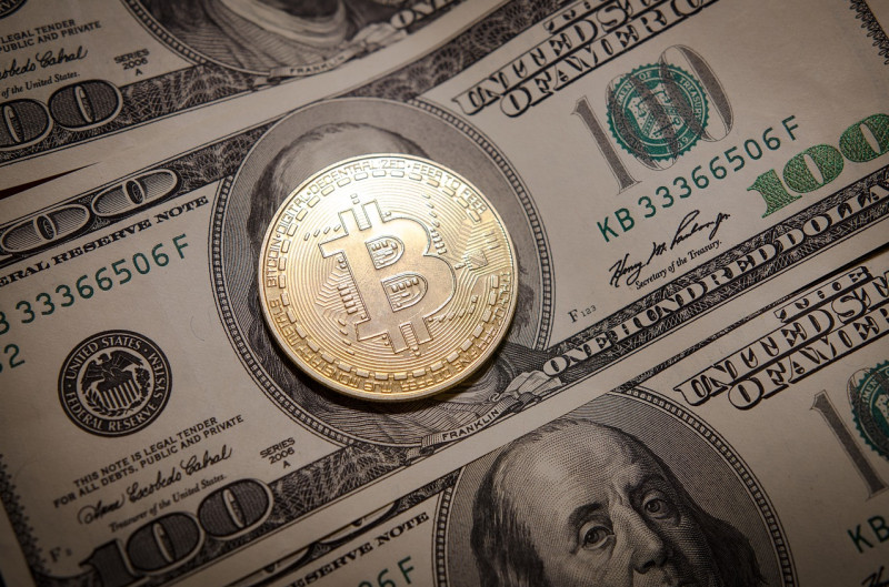 Choosing a US Crypto Exchange Without the Guesswork Choosing a US crypto exchange can feel confusing. Here's a plain look at US rules, stablecoins, perpetual futures, offshore access, and trading risk.